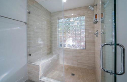 Bright and Spacious Home for w Pool -over 30 Nights- - Foto 26