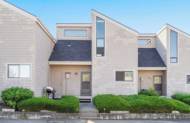 Beachcomber's Bliss by Avantstay Steps to the Beach Ocean Views - Photo 37