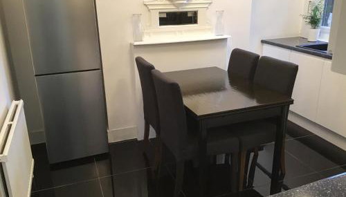 Residential Quarters, General Gordon Square - Foto 1