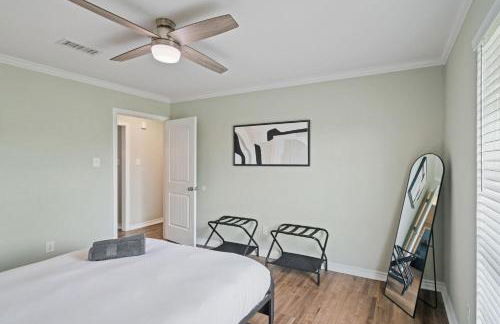 Amazing 4BR 2BA Winter Home with Pool & Game-Movie Room - Foto 26