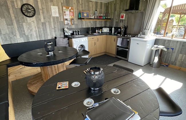 Acdc Glamping, Campervan , Caravan and Tent Resort - Foto 71