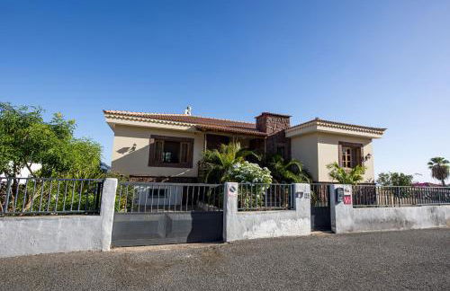 Private Villa with three separate apartments - Foto 27