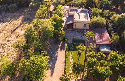 Sicily Authentic Cottage, Outdoor Hot Tub & Century-Old Olive Park, Donna Caterina House - Foto 44