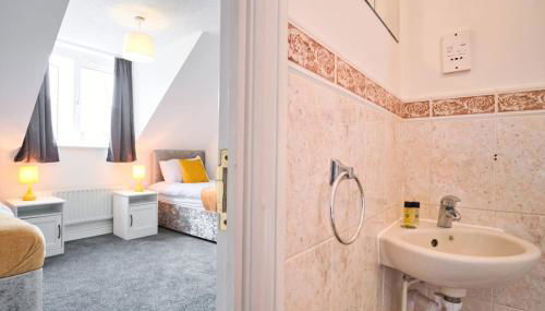 St Kats Mews 4 bed with parking - Foto 3, Shower