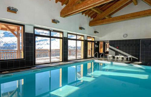 Vue panoramique sur les montagnes plein Sud - T2 Skis aux pieds, Piscine & Spa - Foto 18