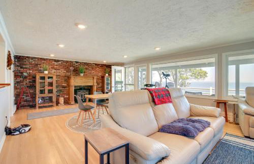 4 Mi to Downtown Plymouth! Bayfront Home with Deck - Foto 10