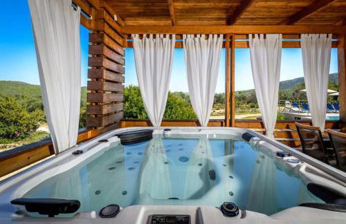 Cozy and Chic Little House with Pool Ivinj-2 - Foto 9