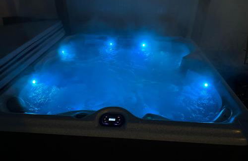 Updated Family Friendly Hillyard Gem NEW HOT TUB! - Foto 53