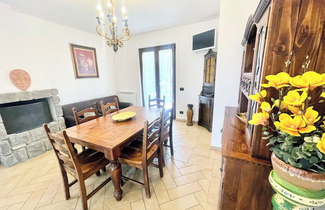 Pool, Jacuzzi and Events Room - Charming Villa in Umbria - Sleeps 24 - Lake View - Foto 37