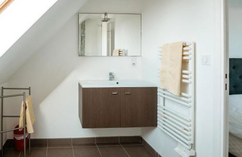 Tipoz'Immo - Belle Bretagne piscine chauffée - proche de la mer - wifi inclus - linge inclus et lits faits - jardin clos - animaux bienvenus - proche des commerces et des attractions touristiques - Foto 51