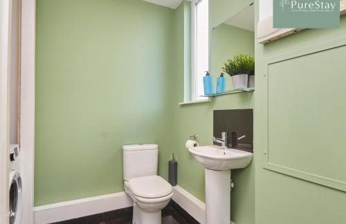 Fabulous Manchester House - 5 Beds Sleeps 8 - Free Parking - by PureStay - Foto 38