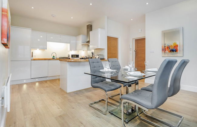 Luxury 2 Bedroom Apartments with Parking - Foto 77