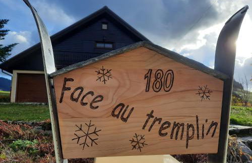 le face au tremplin Appartement 5 pers entièrement rénové dec 2022 classé meublé de tourisme 3 étoiles emplacement unique a Autrans proche du village prestations de qualité - Foto 2