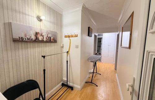 Lovely Two Double Bedroom Maisonette in Surrey - Photo 24