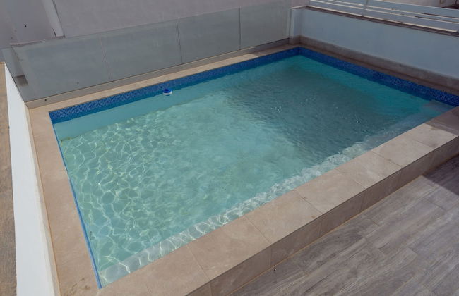 A Stunning Penthouse With a Private Pool - Foto 14