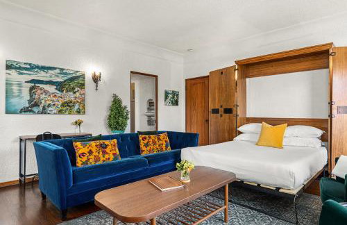 Visit the Beach from a Historic Downtown Apartment - NRP21-00092 - Foto 6