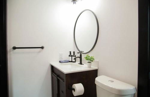 Modern Cottage with hot tub near lake, wineries, Geneva and SPIRE - Foto 23