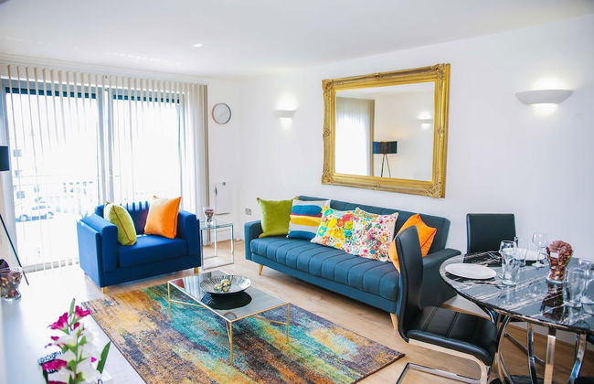 Riverside 2 Bed Apartment - Foto 19