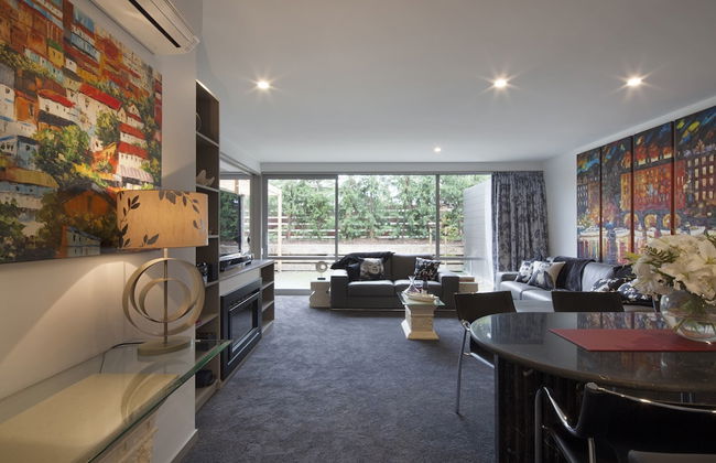 22 Hallenstein Apartments by Staysouth - Photo 32