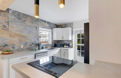 Spacious 3br 2ba Cottage Steps to Water & Downtown - Foto 7