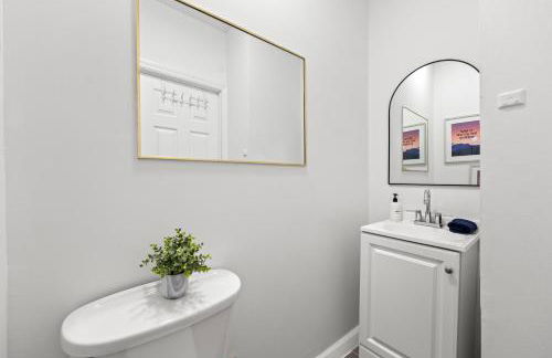 Convenient 2BR - Walking distance to Times Square - Foto 16