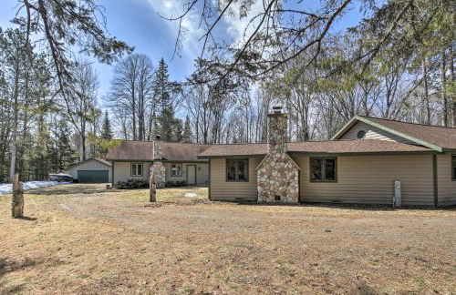 Lakefront Escape with Fishing Pier and Snowmobiling! - Foto 47