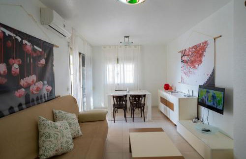 Apartamento a 50 metros del mar con párking - Foto 1
