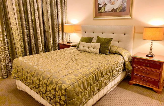 Royal Albert Hotel - Photo 37