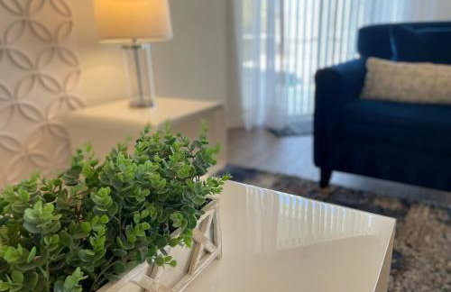 556 Gorgeous home with Pool and Spa Not Overlooked at Back 3 Bedrooms and 2 Full Bathrooms - Foto 14