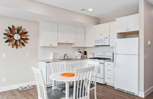 Private Hot Tub The Perch 14 Patio 2BR Downtown - Foto 5