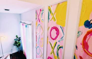 Uptown Colorful Cottage by the Riverwalk - Foto 8