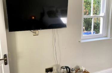 The Little Haven in Bakewell - Photo 8