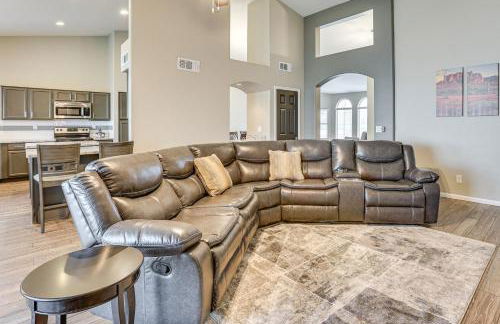 Game Room and Backyard Oasis Avondale Group Getaway - Foto 13