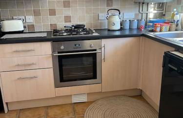 Huntingdon walk to town centre, cosy, Free parking - Foto 9