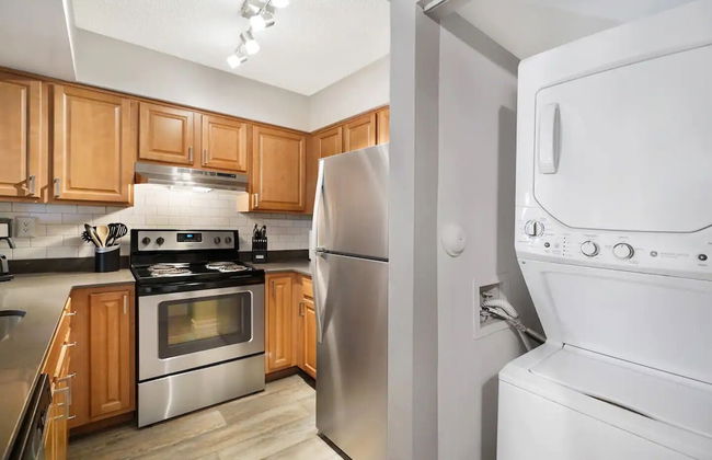 Dharma Home Suites Dania Beach at Sheridan Ocean Club - Photo 10