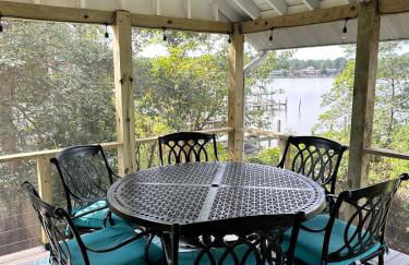 River Refresh - Waterfront with Spa on Placid Bay Luxury Vacation Rental by B Michaels Escapes - Foto 41
