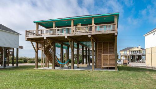 Stylish 4BR Crystal Beach Retreat Walk to Beach - Foto 3