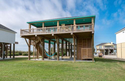 Stylish 4BR Crystal Beach Retreat Walk to Beach - Foto 3