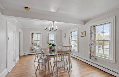 Charming Kennebunk Cape - Walk to Dock Square! - Foto 10