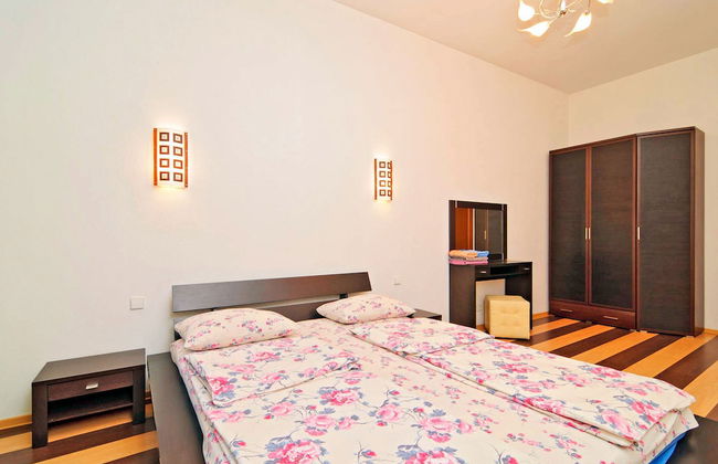 Feelathome on Lower Nevsky - Photo 20