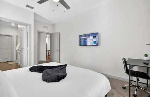 Cozy 2 BR Apt |King Bed |Pool |Gym| Close to Mayo - Foto 1