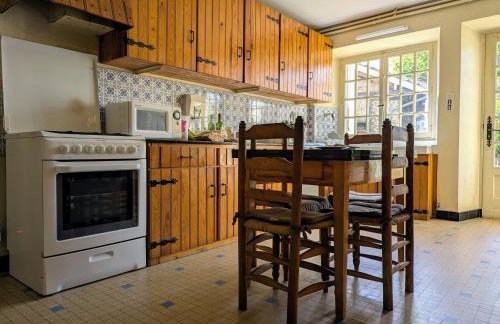 Maison calme avec grand terrain, proche commodités et sites médiévaux - FR-1-582-133 - Foto 8
