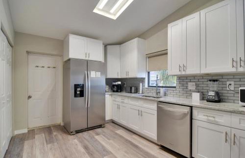 Ideally Located Palm Harbor Condo Walk Downtown! - Foto 9