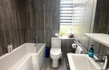 Burlington Mansions - FREE ALLOCATED PARKING - 8 mins walk to the beach - Gym - Pool Table - Brought to you by Coastline Retreats - Photo 33