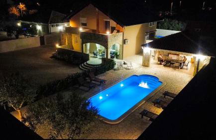 Holiday home Bevanda - Photo 15