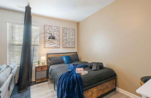 4BR Townhouse King Bed 2-Story Near NC State - Foto 34