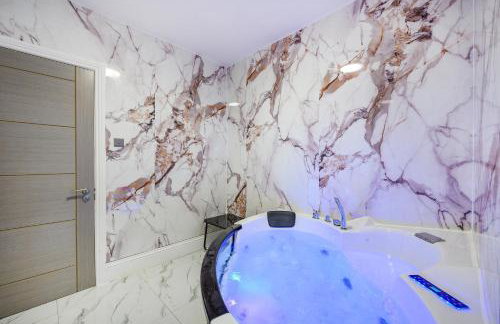 Spacious 6 Bedroom Escape with Hot Tub, Games Room & Karaoke in Yorkshire - Foto 32