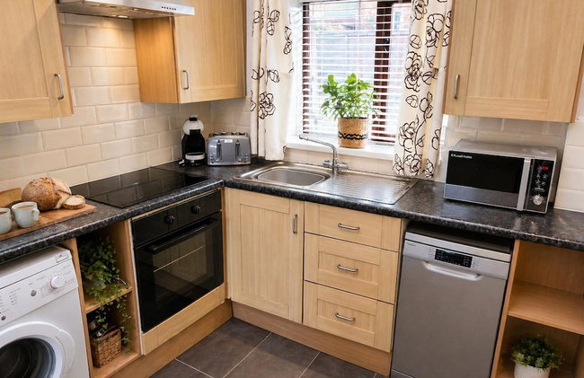 Romeo Cottage - Sleeps 4 - Open Plan Barn - Private Hot Tub & Garden - Foto 8