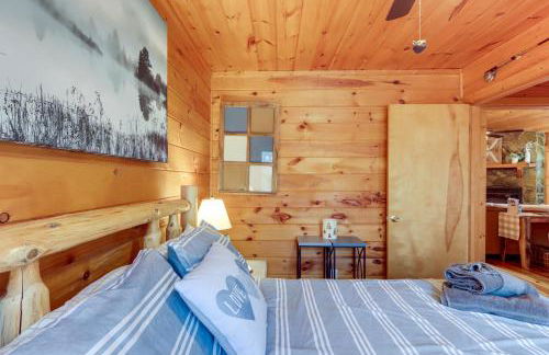 Private Hot Tub! Cherry Beary Den in Blue Ridge - Foto 16