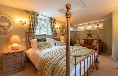 St James Cottage - Luxurious Dorset Escape in Idyllic Milton Abbas - Photo 4